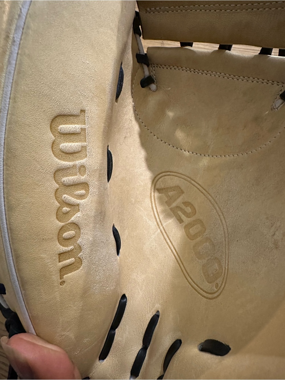 Wilson A2000 leather  baseball gloves pristine condition - Picture 5 of 10